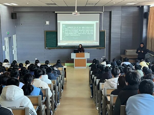 新学期“校园安全第一课”开讲