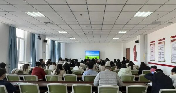 威海技师学院 安博电子举办科研课题申报专题讲座